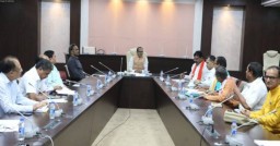 MP CM Shivraj Chouhan holds meeting with farmers' unions